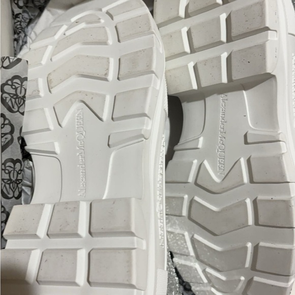 Alexander McQueen boots. Size 11 brand new worn to try on. - Picture 8 of 8